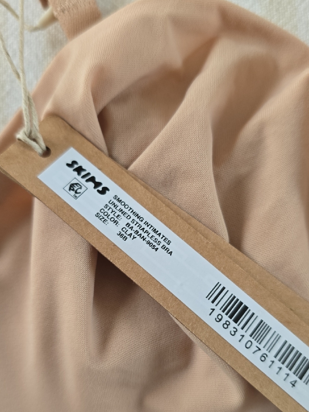 SKIMS Smoothing Intimates Strapless Unlined Bra Size:36B Clay - Picture 3 of 6
